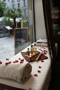 vitrine massage à Lilou Plaisir 2012